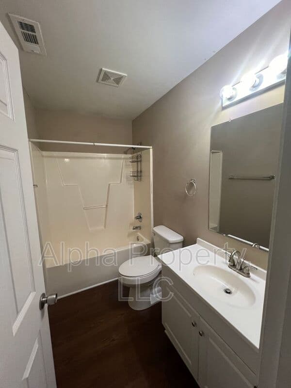 Greer Condo: 213B Taylor Rd