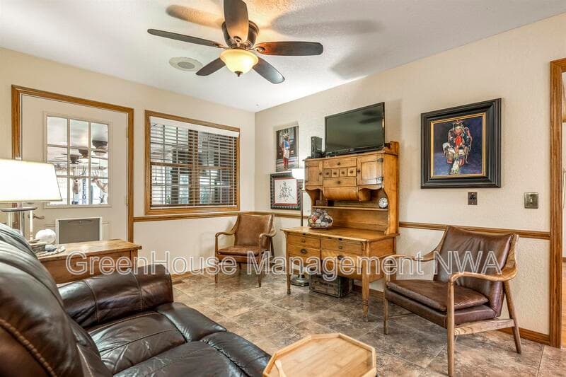 Bentonville House: 1609 SW 2nd Street