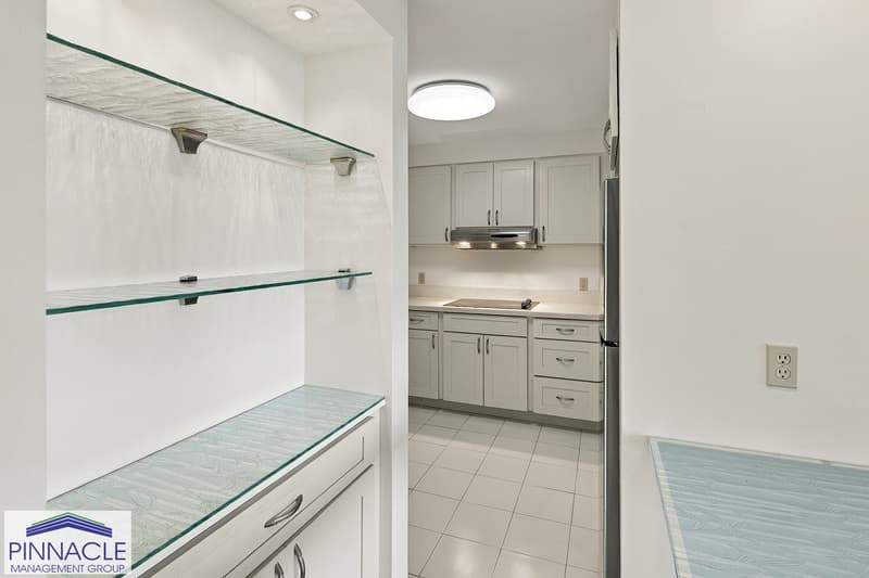 Honolulu Condo: 1910 Ala Moana Blvd 7B