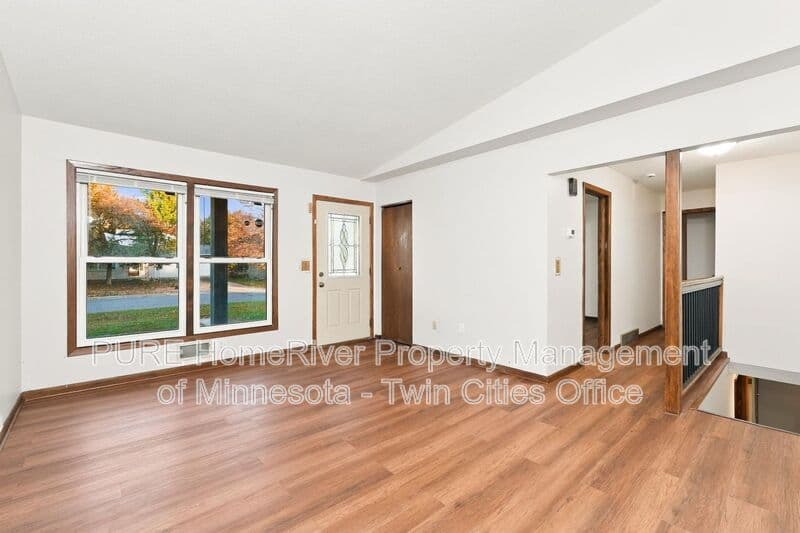 Brooklyn Park House: 7441 Major Ave N