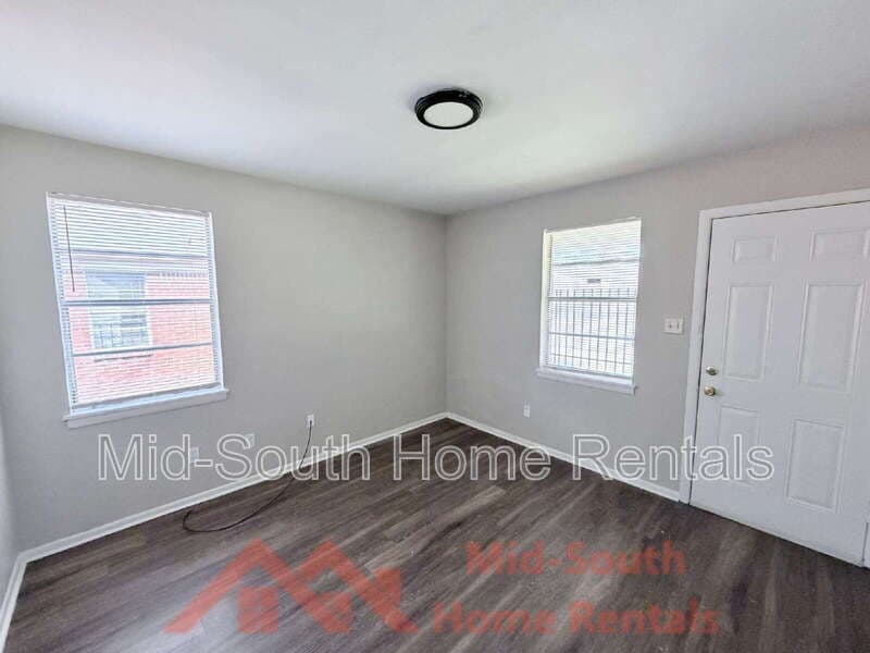 Memphis Condo: 1353 Fairfax St