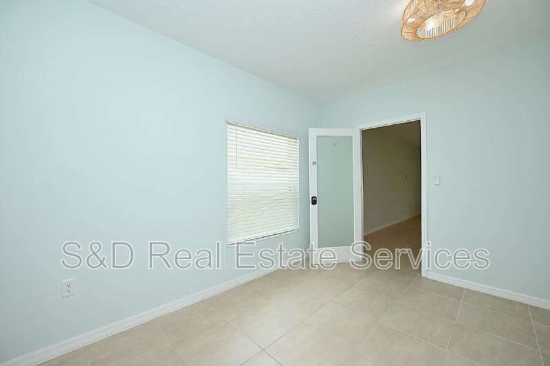 Lakeland House: 2028 Rosewood Cir