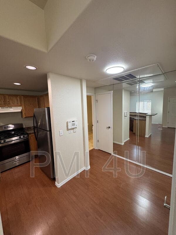 Albuquerque House: 6800 Vista Del Norte Rd NE