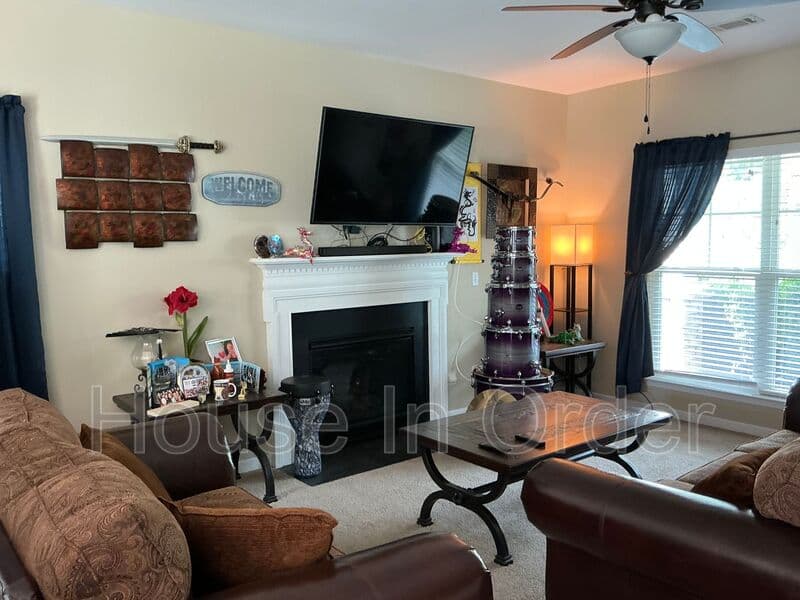 Moore House: 363 Faulkner Dr.