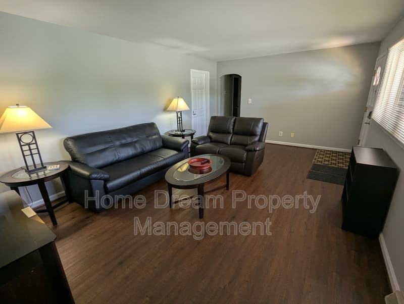 Fredericksburg House: 1401 Bragg Road A1