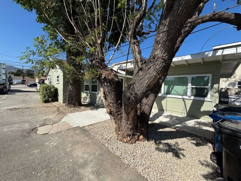 Glendora House: 634-638 E Lemon Ave