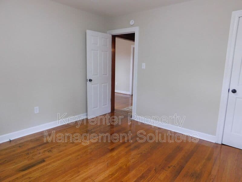Staunton House: 1008 Perry St