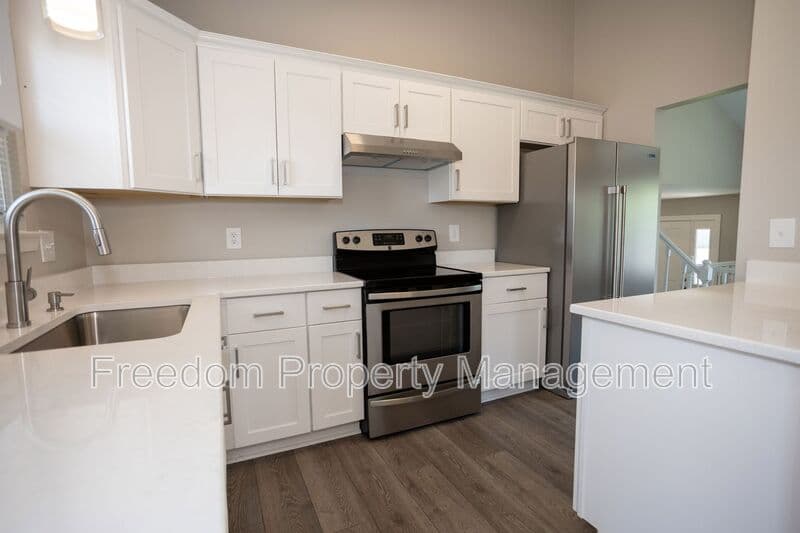 Manassas House: 10116 Wimbledon Ct