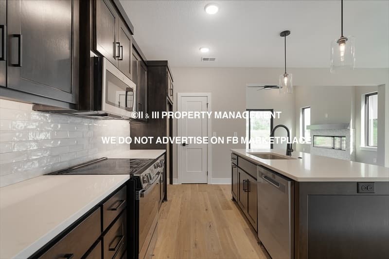 Lenexa House: 9581 Jupiter Street
