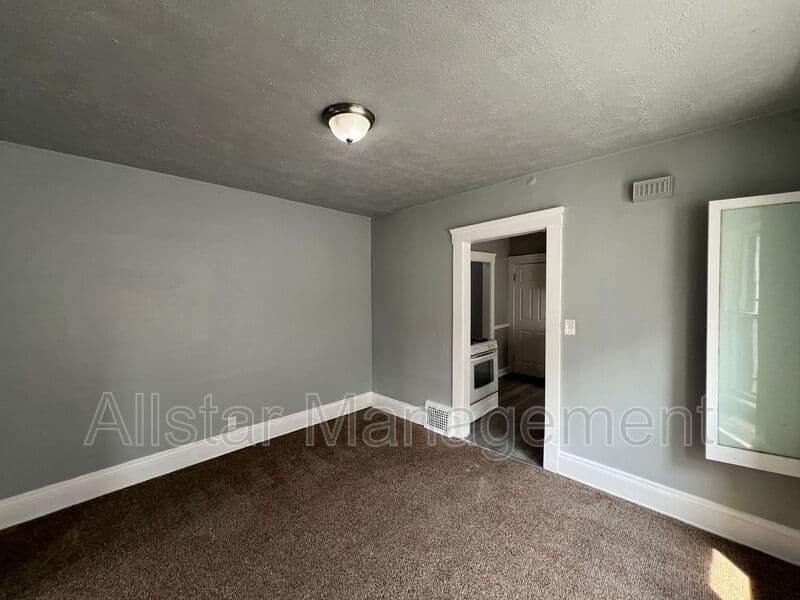 Cleveland Condo: 1005 E. 140th Street