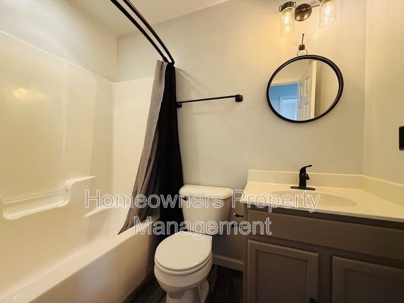Spring Lake House: 69 River Oak St.