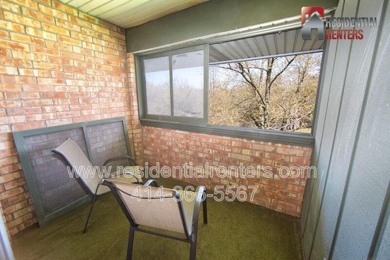 Brown Deer Condo: 4000 W Rivers Edge Circle