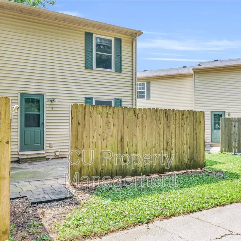 Champaign House: 610A English Creek Court