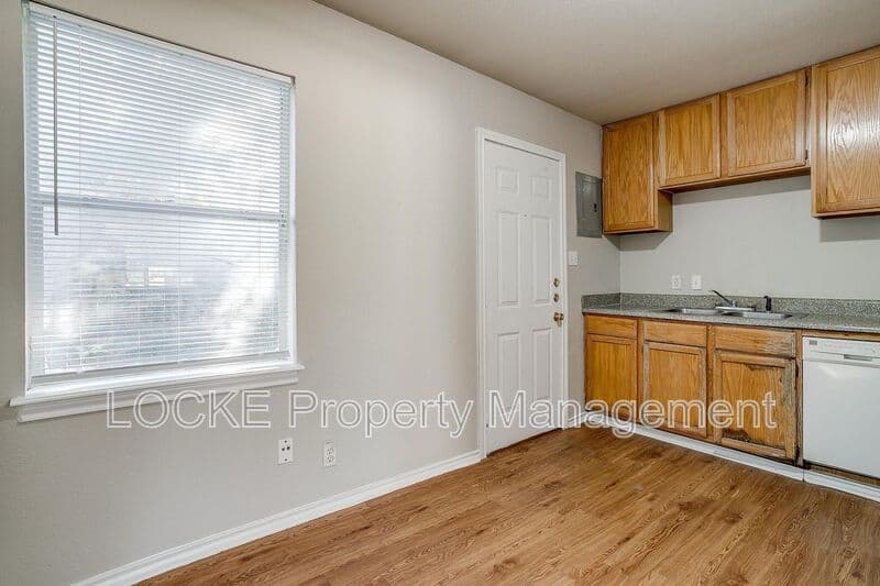 Fort Worth House: 3419 South University Drive