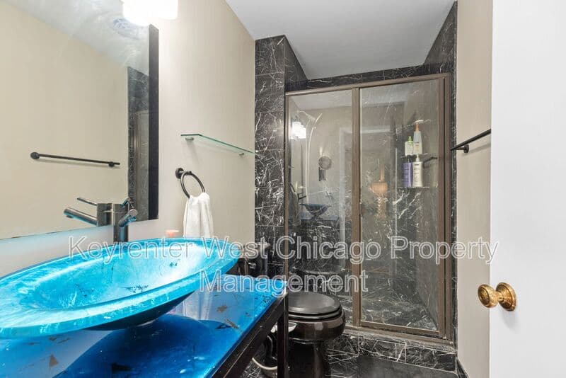 Rolling Meadows House: 2930 Northampton Dr