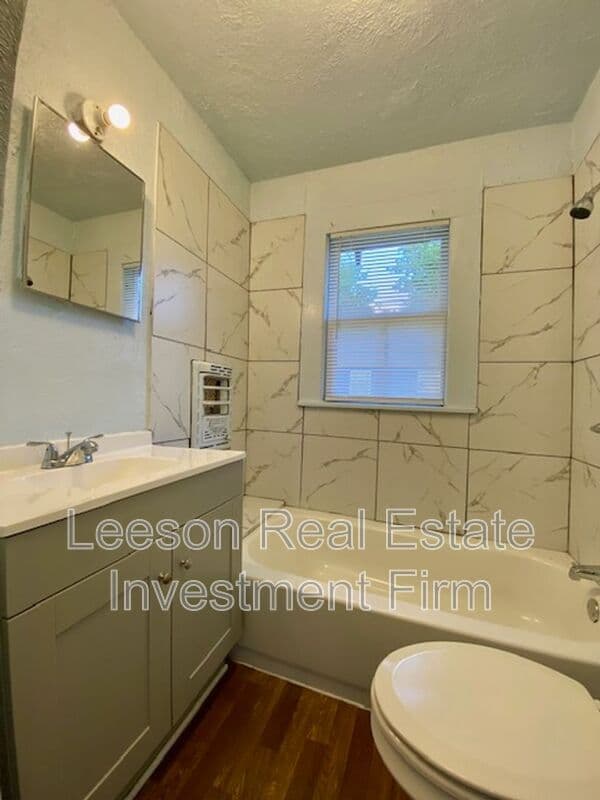 Shreveport House: 3240 Jackson Street