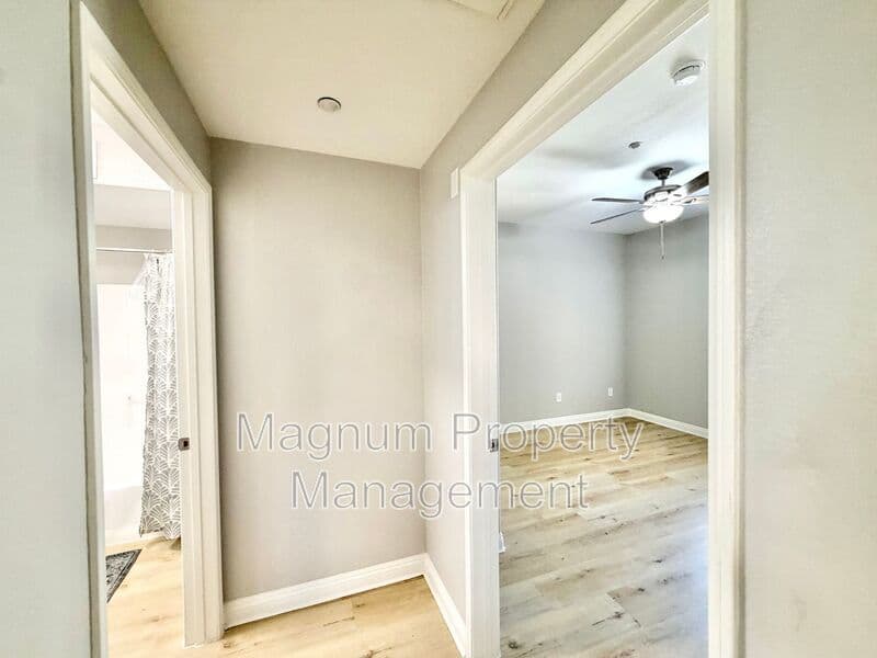 Murrieta House: 41410 Juniper St