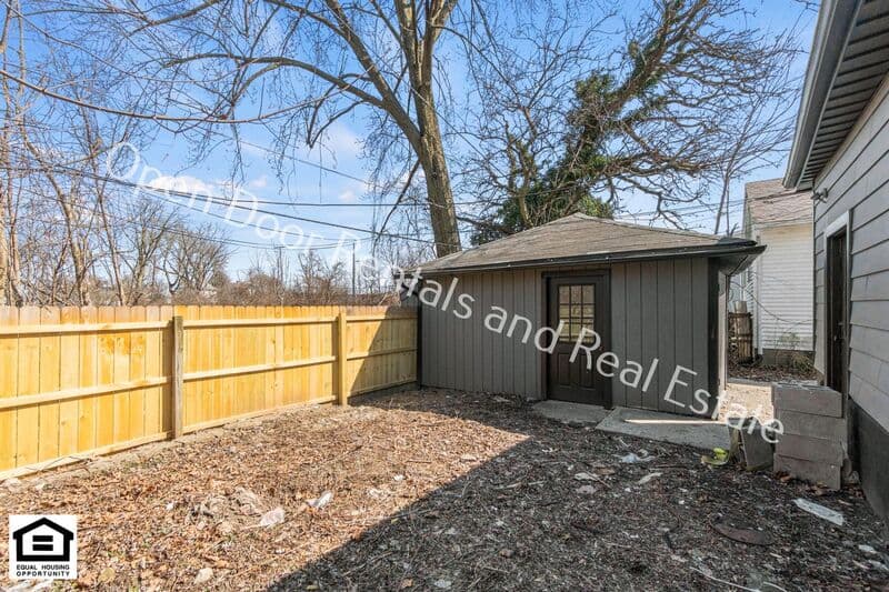 Fort Wayne Condo: 2144 Edgehill Ave