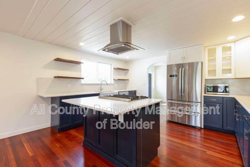 Boulder House: 1098 Cherryvale Rd