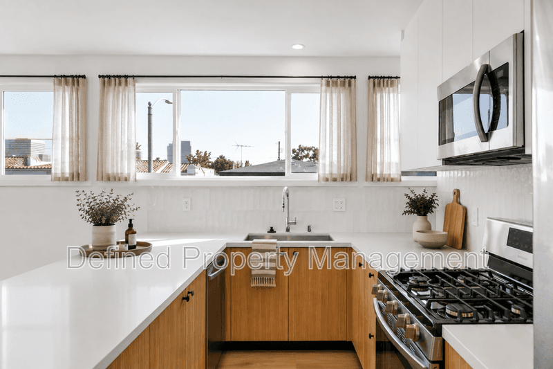 Los Angeles Condo: 8355 Blackburn Ave