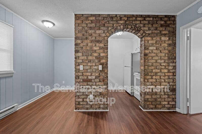 N Charleston Condo: 1215 Mosstree Road