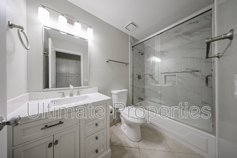 Peoria House: 8738 W Rockwood Dr