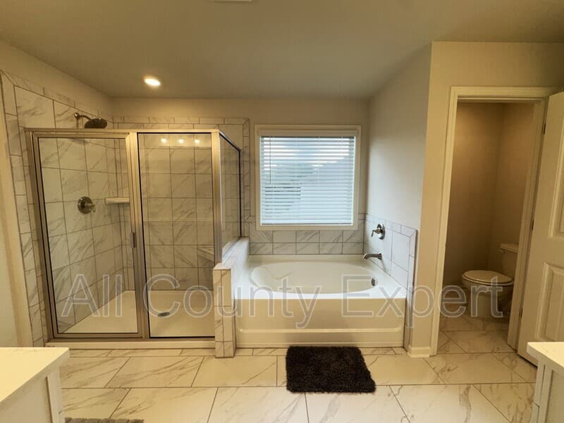 Cumming House: 5595 Loring St