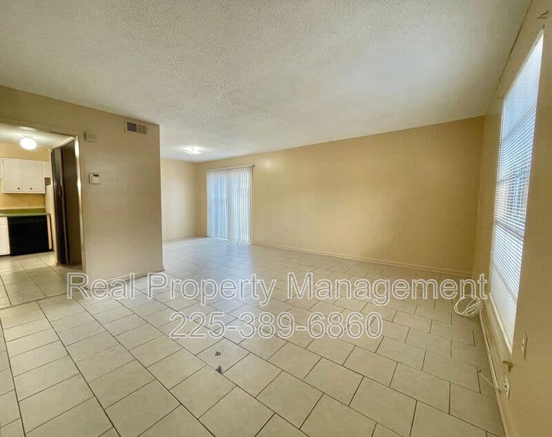 Baton Rouge Townhome: 10952 Cherry Hill Ave.