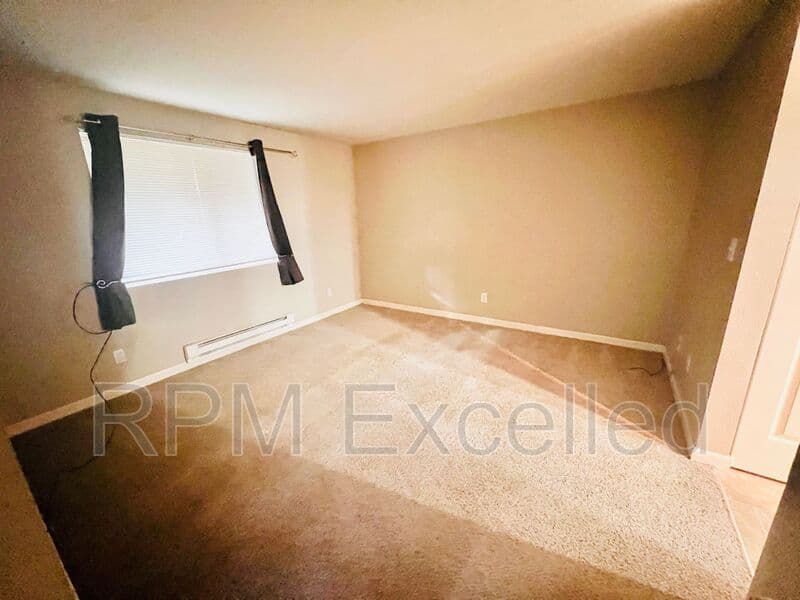 Kent Condo: 26339 116th Ave SE