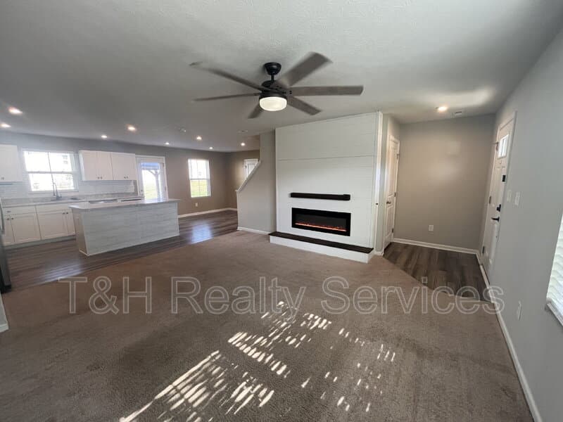 Ulen House: 854 McArthur Drive
