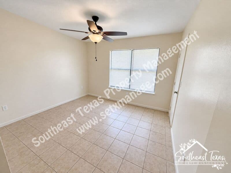Kirbyville House: 1410 South Elizabeth Ave
