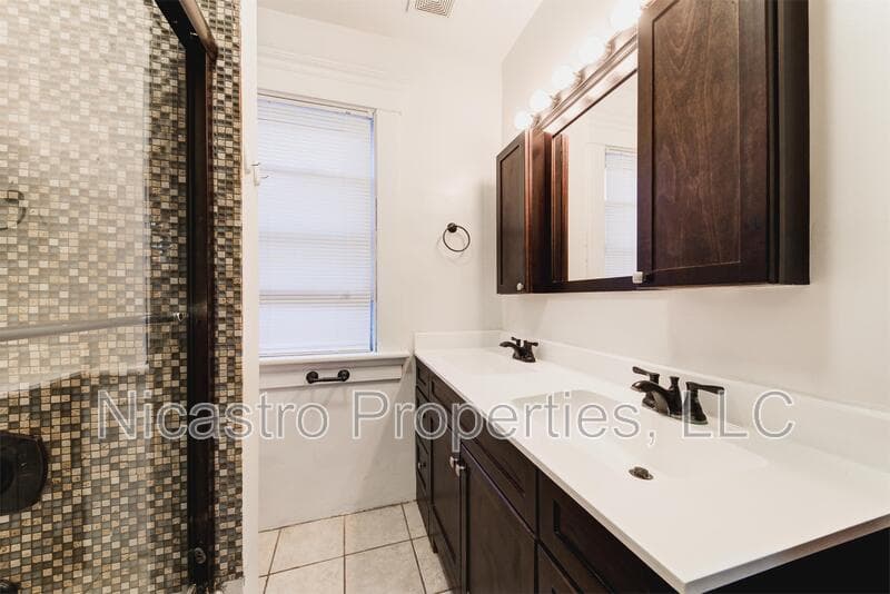 Columbus House: 324 Buttles Avenue