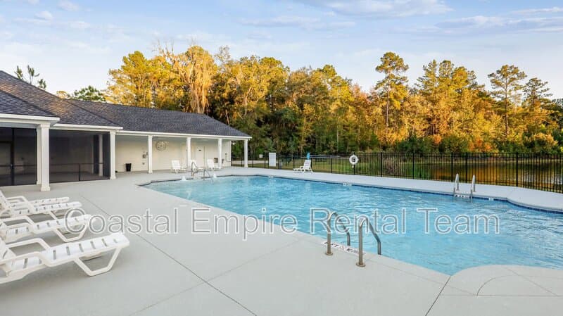 Richmond Hill House: 41 Gypsea Lane