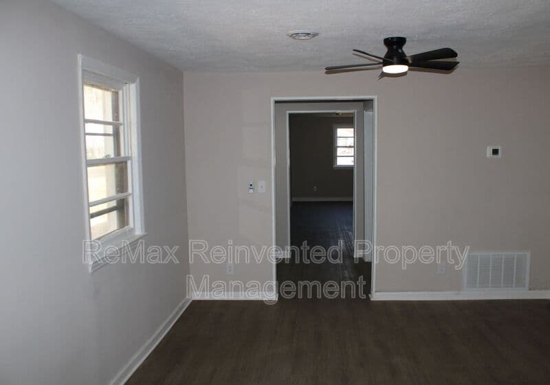 Aiken House: 301 Jehossee Dr