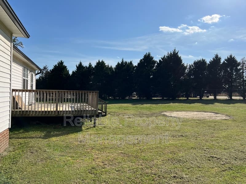 Smithfield House: 156 Yellow Stone Lane