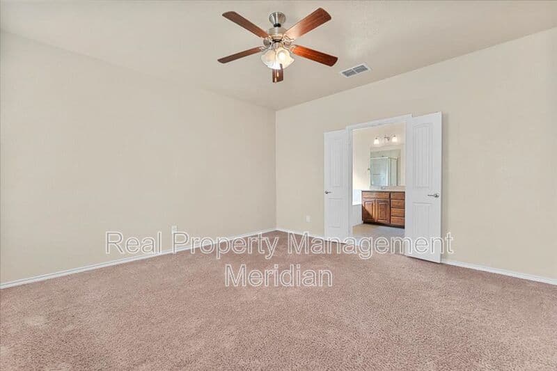 Fort Worth House: 1816 Placitas Trail