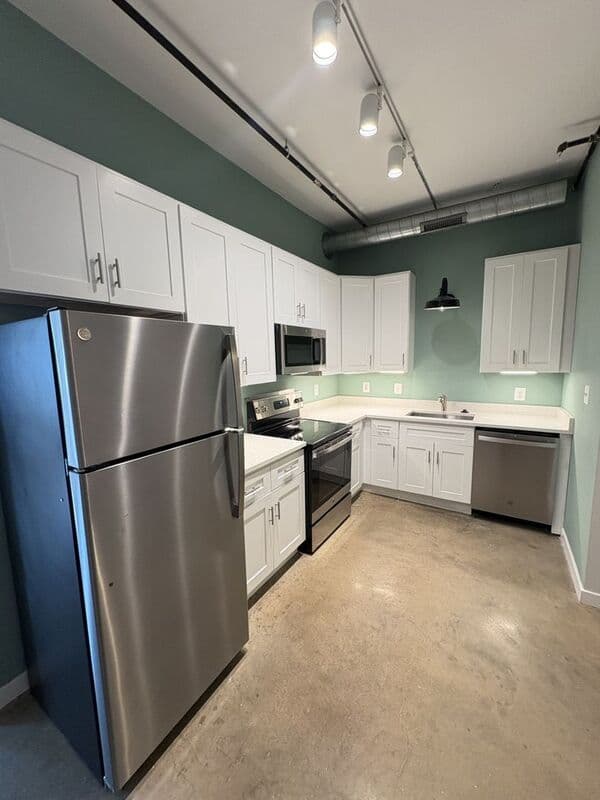 Baltimore Condo: 923 S East Ave