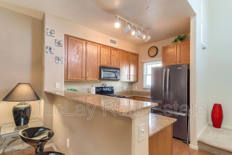 Gilbert Townhome: 1313 S Owl Dr