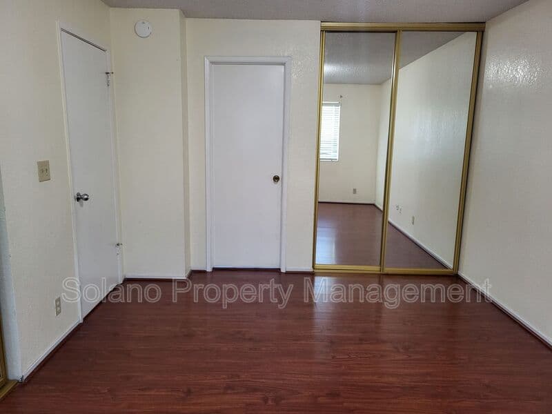 Vallejo House: 125 Serpentine Drive