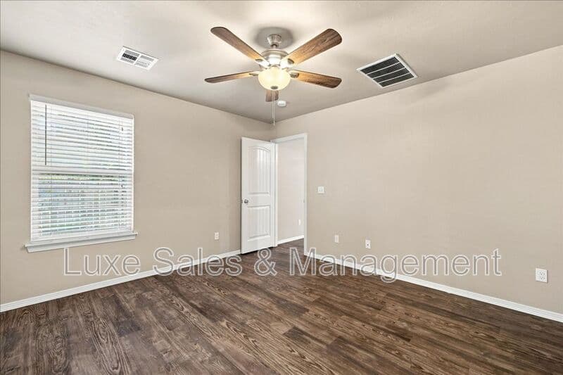 Edmond House: 2024 Buena Vida Lane