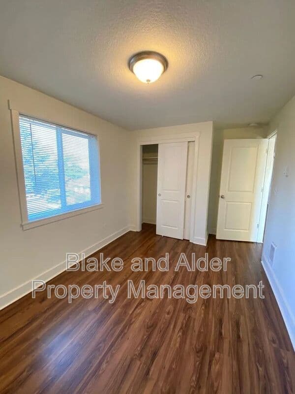 Portland House: 8211 N Montana Ave