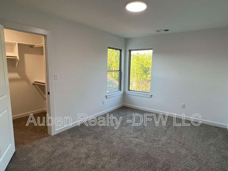 Denison House: 2524 South Fannin Avenue