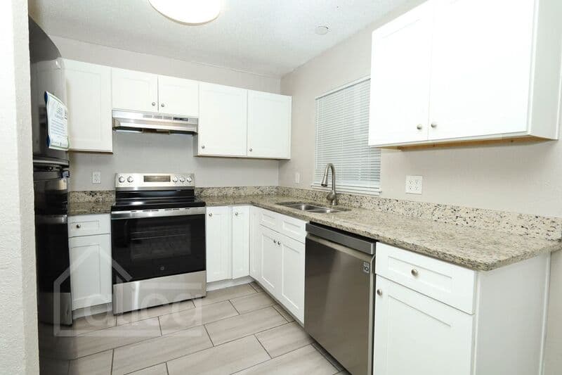 Orlando House: 4464 Piedmont St