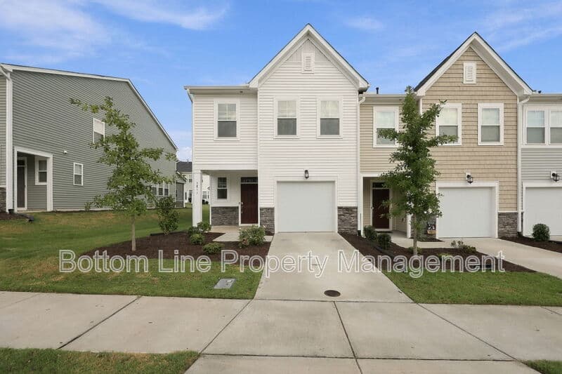 Durham Townhome: 5811 Woodlawn Dr