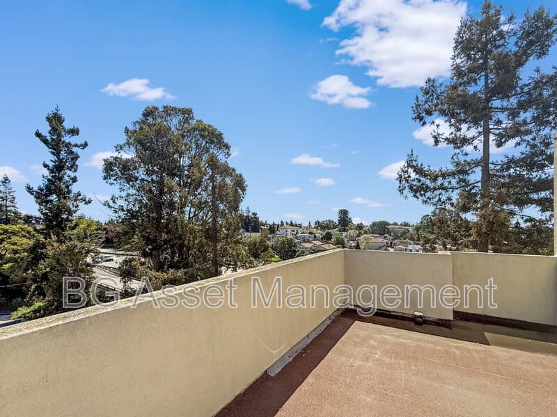 Oakland Condo: 1459 MacArthur Blvd