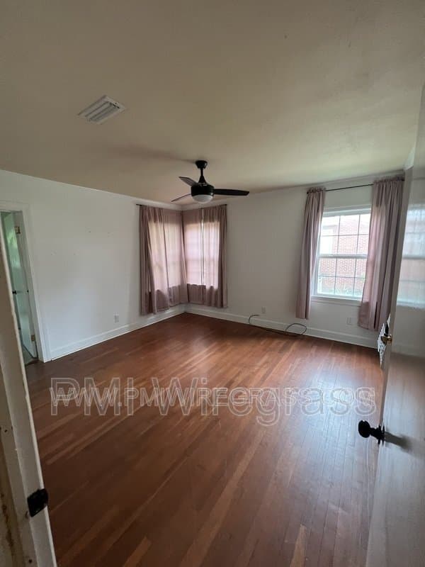 Enterprise House: 106 Highland Dr