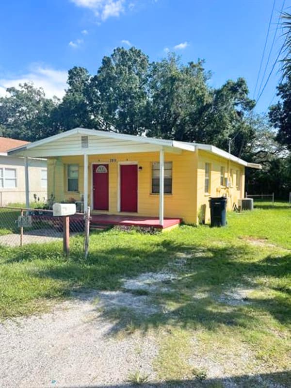 Tampa Condo: 2911 East 33rd Avenue - B