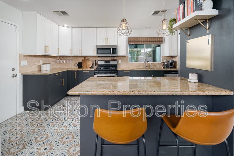 Phoenix House: 1731 W Highland Ave