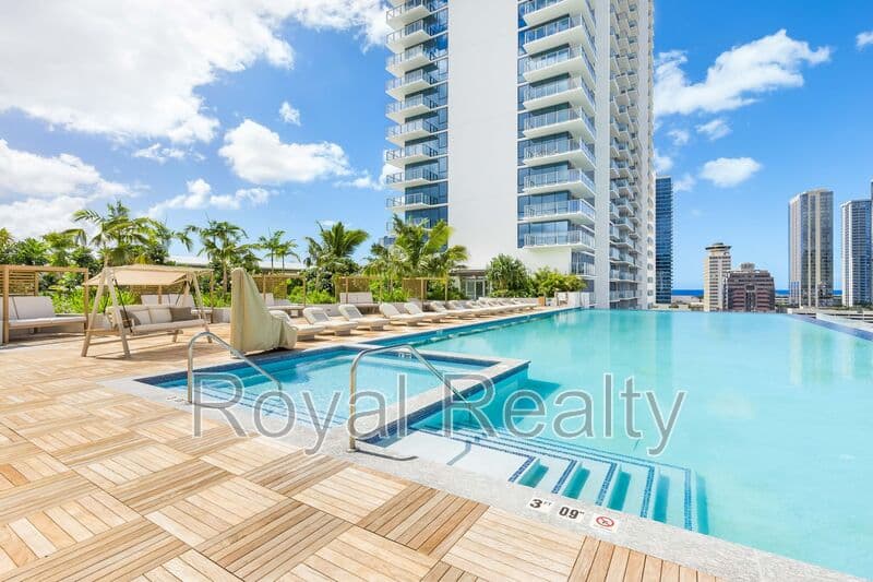 Honolulu Condo: 1515 Liona St