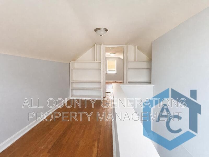 Warrensville Heights House: 4377 Ingleside Rd